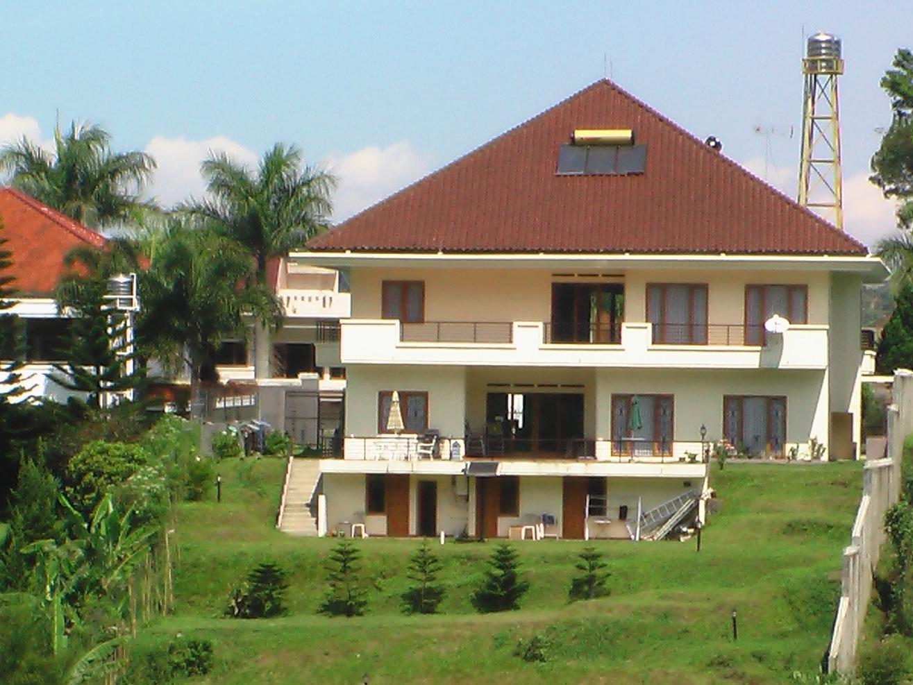 Puri Bernadi Guest House Lembang Exteriör bild